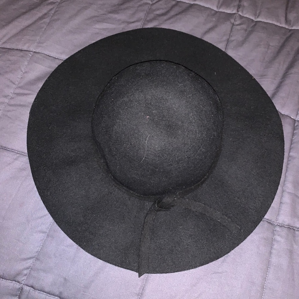 Bandy Melville Hat
